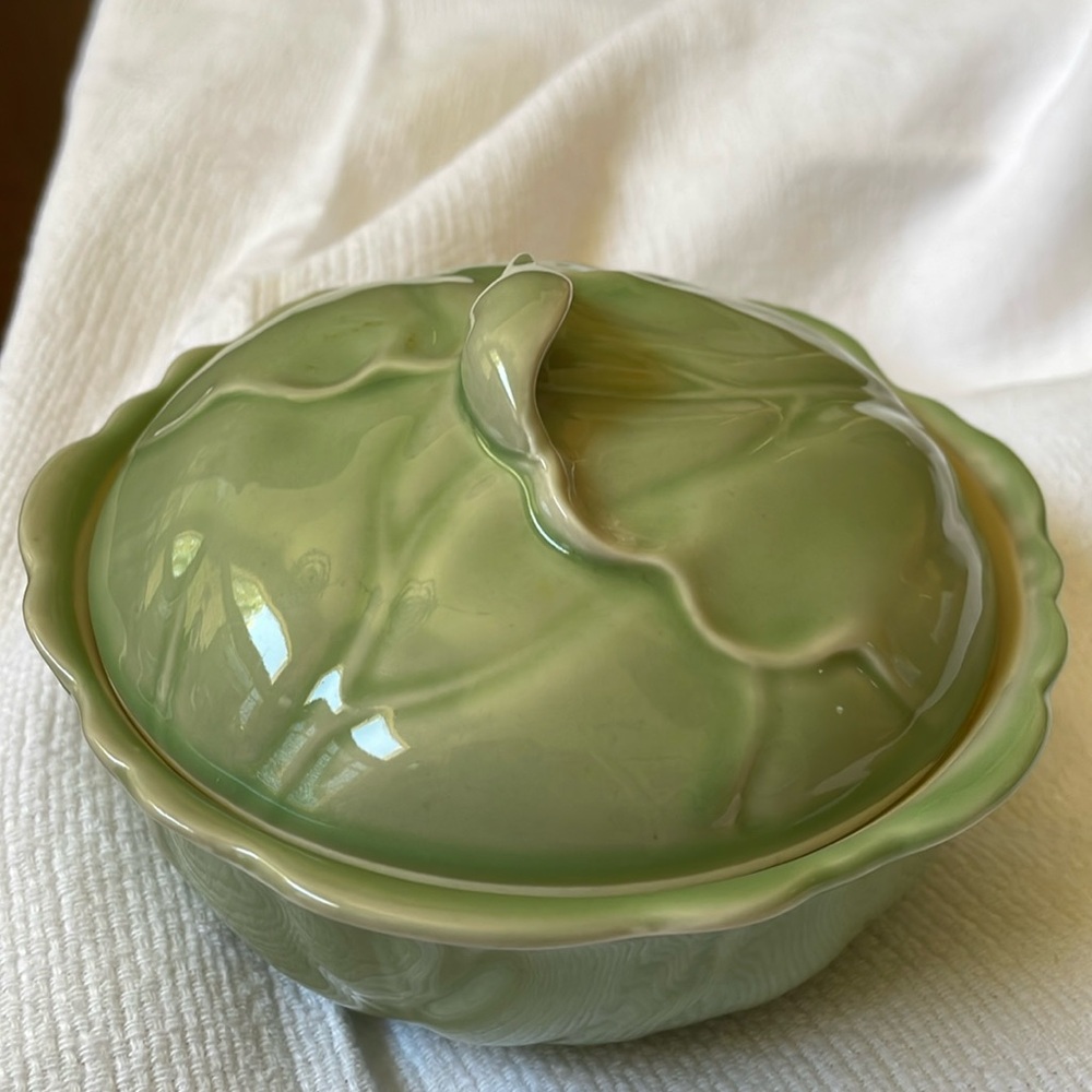 VTG Porcelain Ceramic Cabbage or Lettuce Ware Covered Bowl